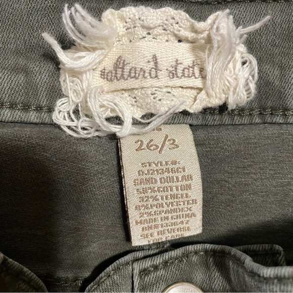 Altar’d State button fly high rise skinny jeans size 3/26 - Picture 3 of 10